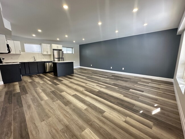 Photo - Lakeshore Valley