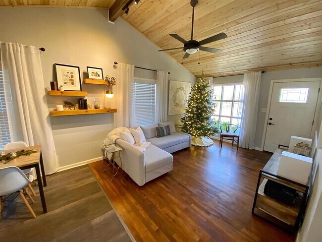 Photo - 1804 Adina St