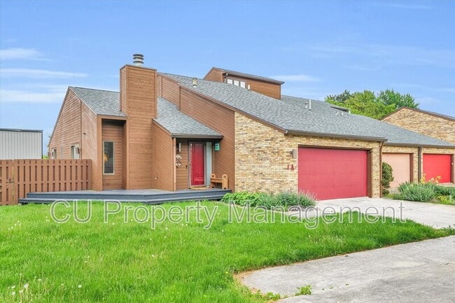 Building Photo - 1 Lyndhurst Village Ct