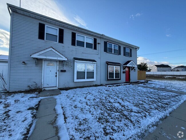 Building Photo - Spacious 2 Bedroom House with 1 bath