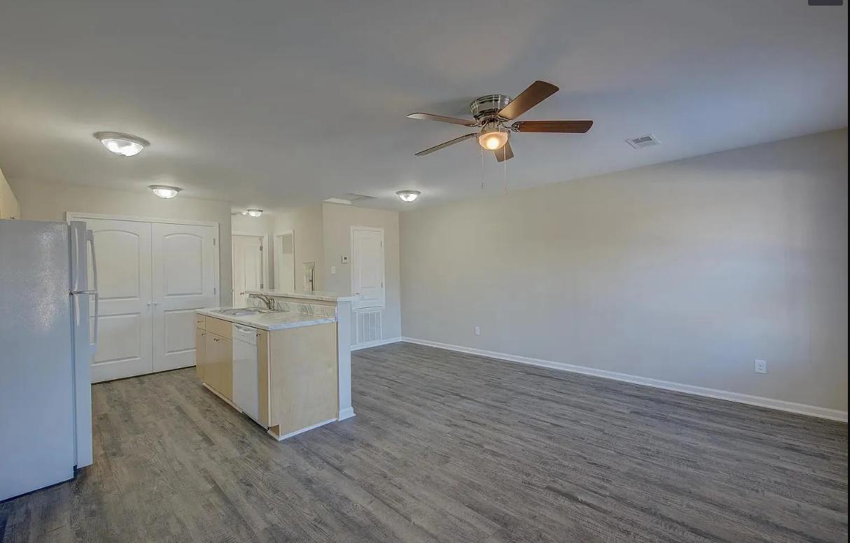 Photo - 214 Poplar St