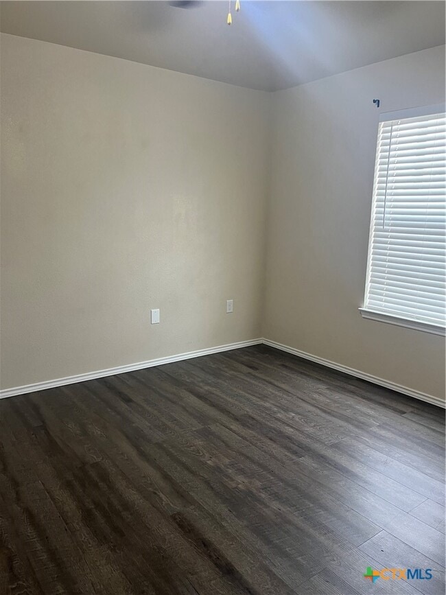 Photo - 1031 Helen Dr