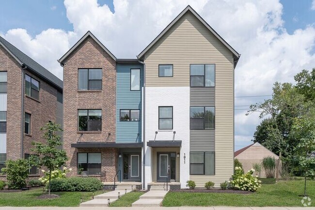 Building Photo - Newer Construction Townhome in Downtown Indy