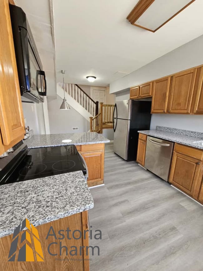 Building Photo - Updated 3 Bedroom + Free TV & PS5 with Mov...