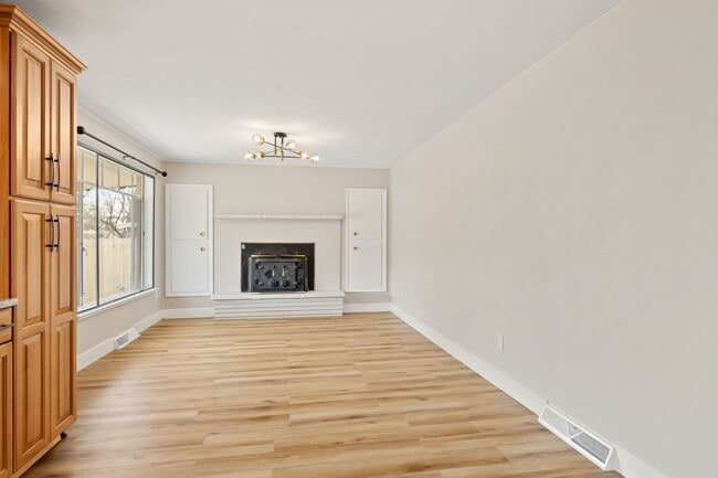 Photo - 6010 Garrison St