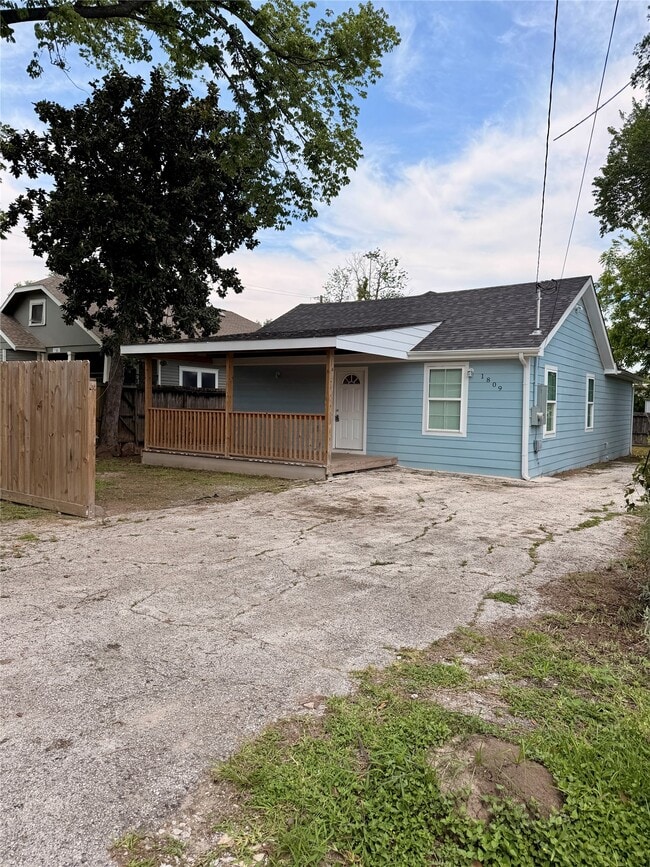 Building Photo - 1809 Reese St