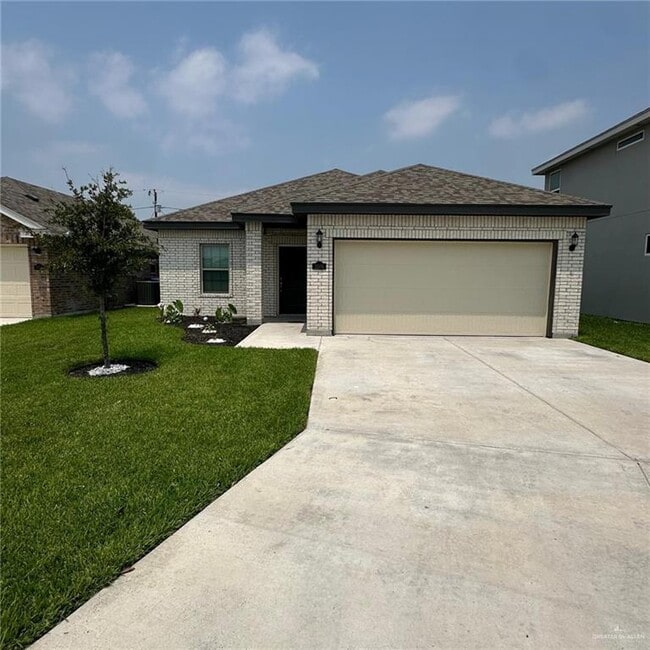 Building Photo - 2006 Retama St Rental