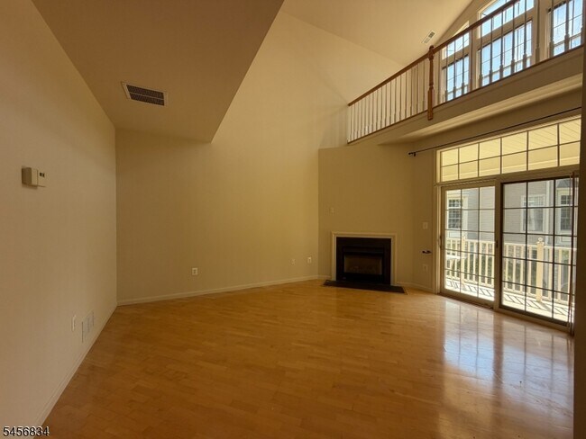 Photo - 117 Crown Ct
