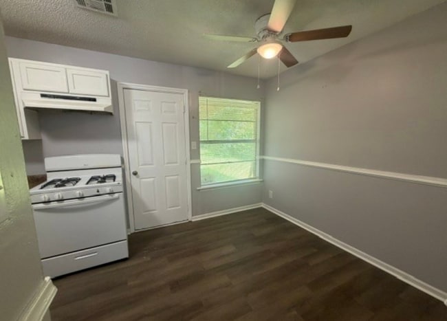 Photo - 217 Townsend Dr
