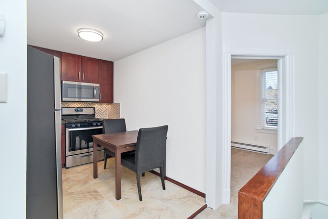 Photo - Beautiful 1 Bedroom Apartment in Kensingto...