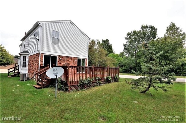 Photo - 3268 Monument