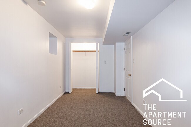 Photo - 1110 W Wolfram St Unit G