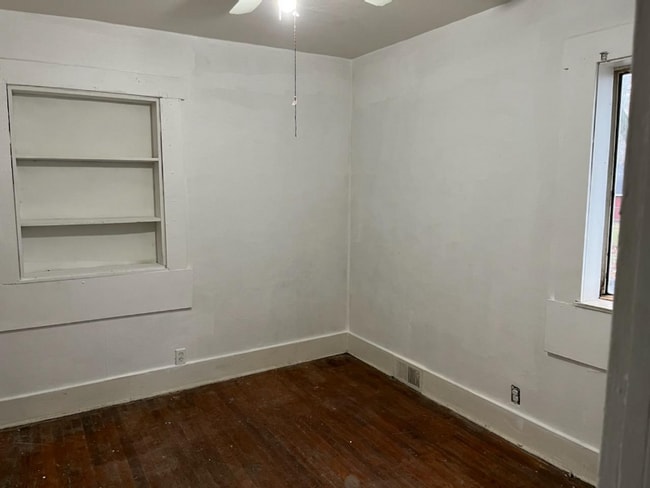 Photo - 815 Bloor Ave