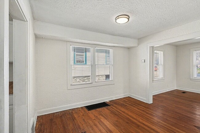 Photo - 3315 E 52nd St