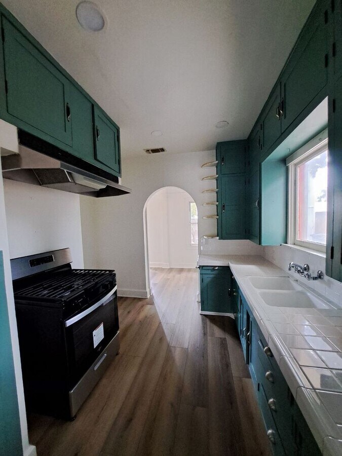 Photo - 141 E Hedges Ave Unit 141 E. Hedges - House