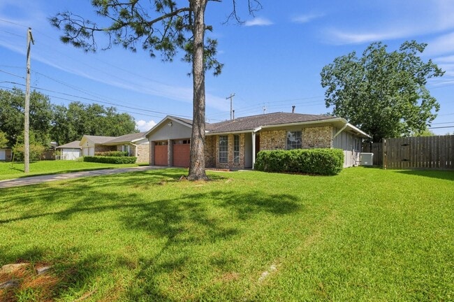 1901 Fairfield Ct N