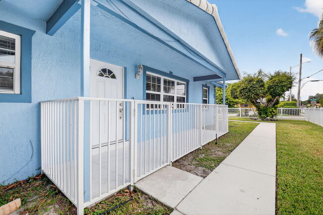 Building Photo - 601 SW 5th Ave Rental