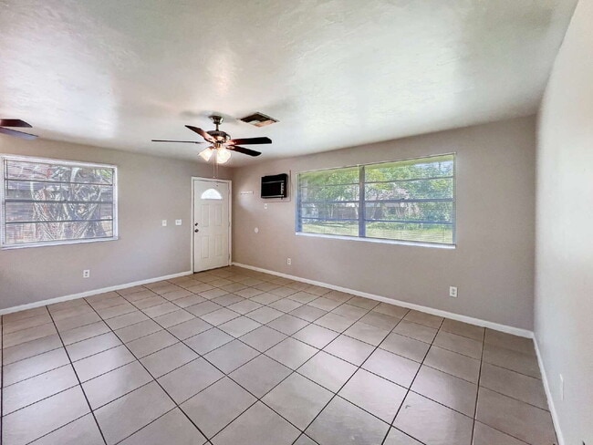 Photo - 2-Bed, 2-Bath Bonita Springs Hideaway So C...