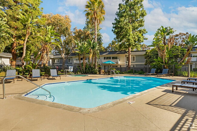 Building Photo - Hillcrest Park Rental