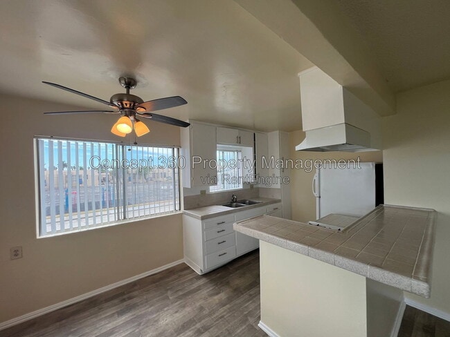 Building Photo - 2248 Atlantic Ave Unit 4