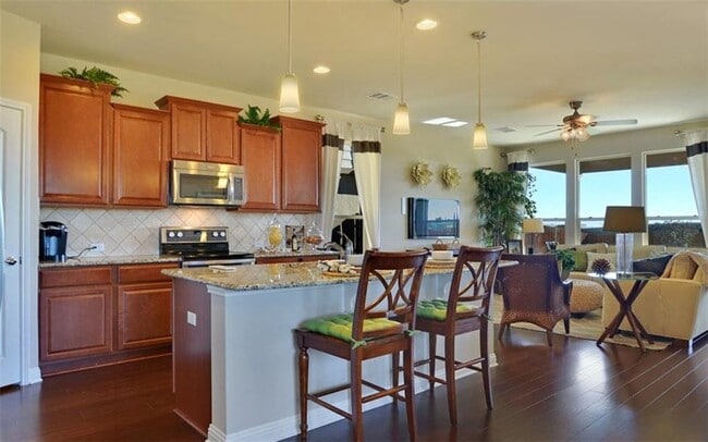 Photo - 16017 Travesia Way