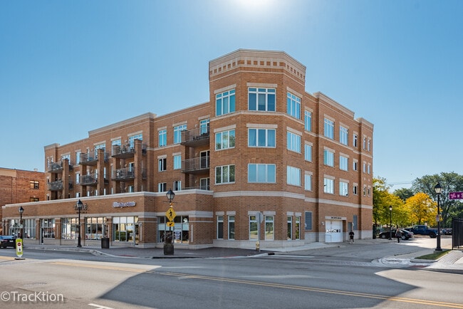 Building Photo - 1 S Lincoln Ave Unit 208