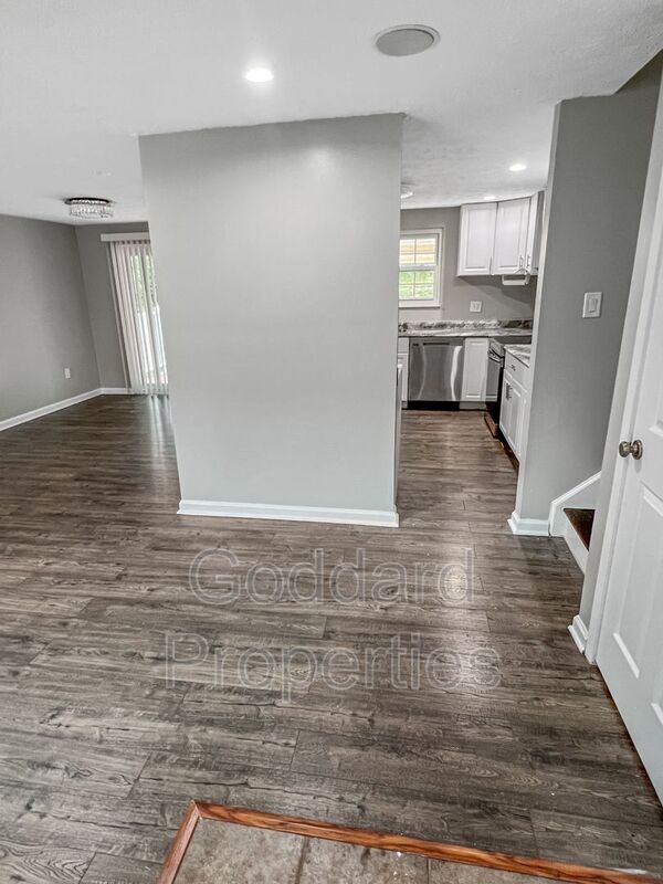 Photo - 8535 Hayshed Ln