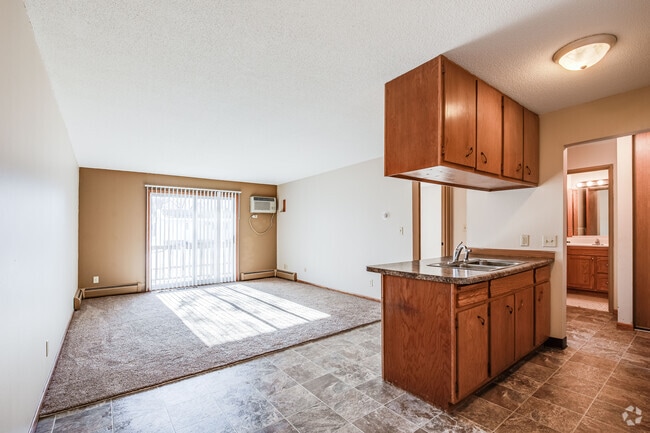 1BR, 1BA - 600SF