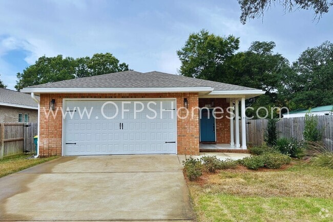 Building Photo - 1580 Hickory St Rental