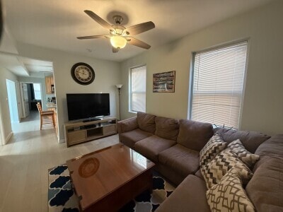 Photo - 175 Gove St Unidad 3 Rental