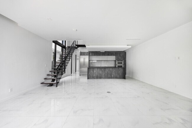 Photo - 2516 NE 21st St