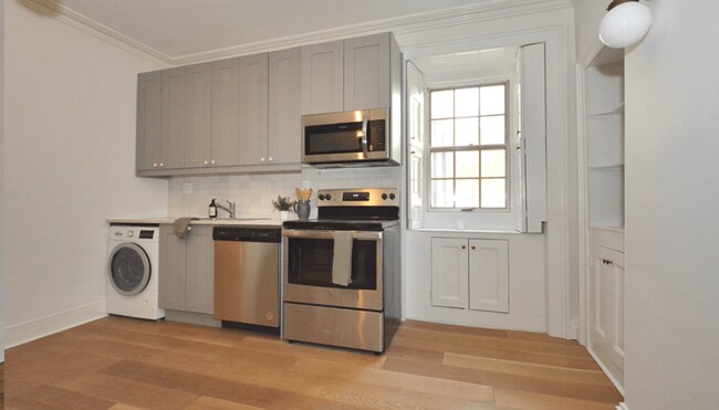 Photo - 1352 Hollis Street