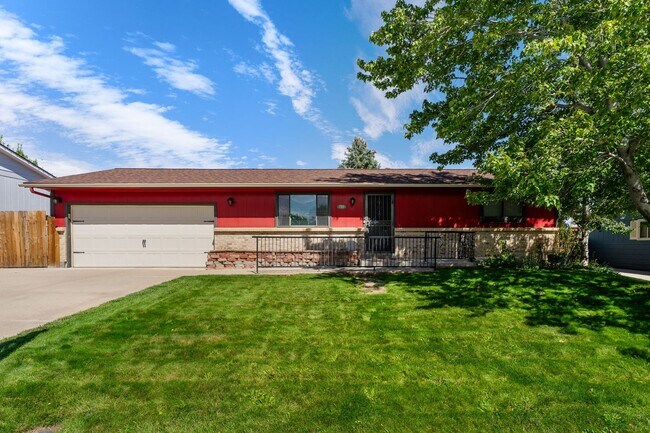 Ranch Style Home in Acres Green! - Ranch Style Home in Acres Green!