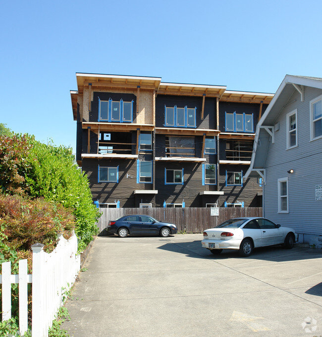 Kokanee Place - Kokanee Place Apartments