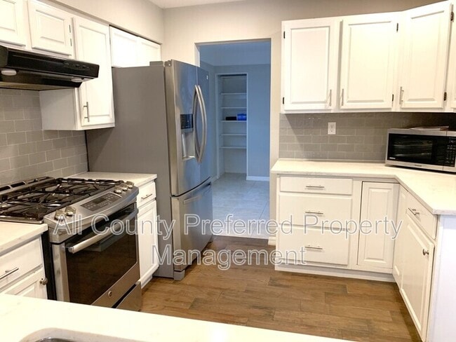 Photo - 560 Paula Ave