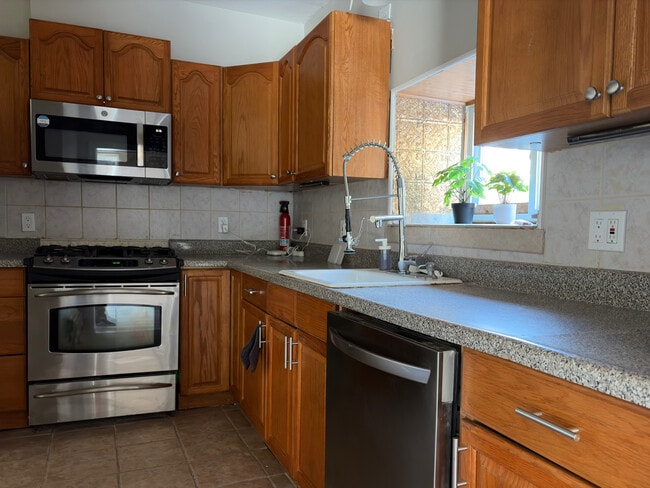 Photo - 4377 Pechin St