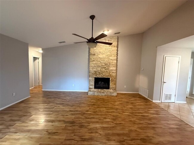 Photo - 2811 Crownspoint Dr