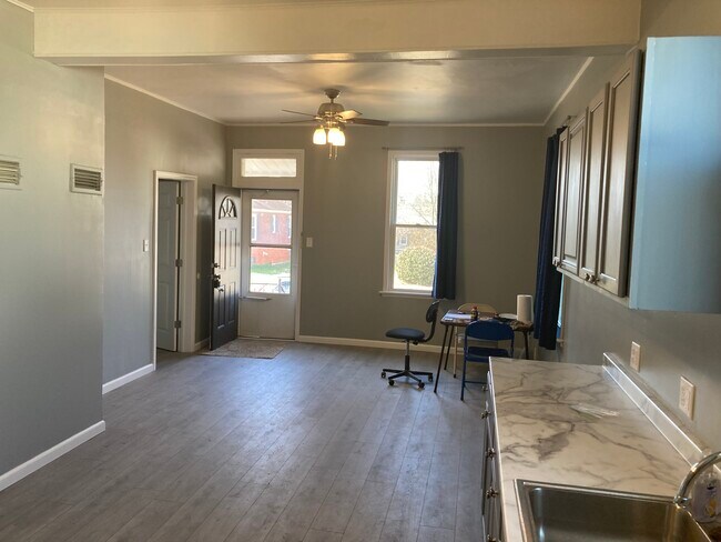 8 N Indiana Ave Unit 8
