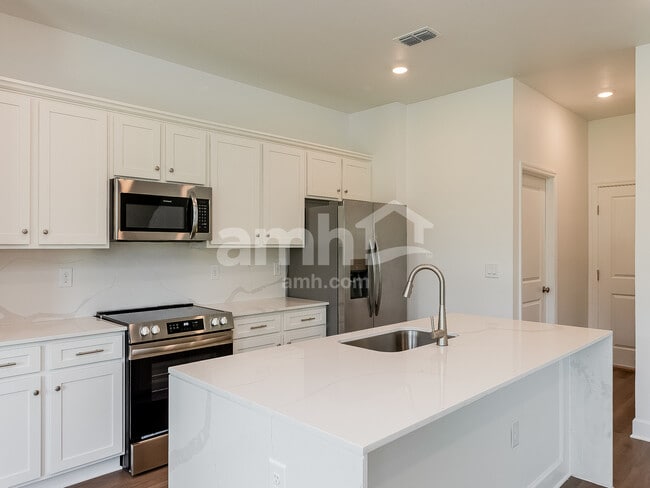 Photo - 3307 Muscatine Ave