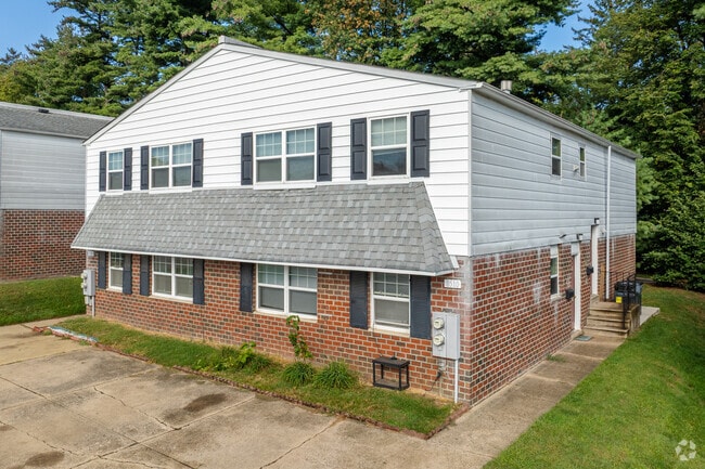 Montclair Duplex Apartments