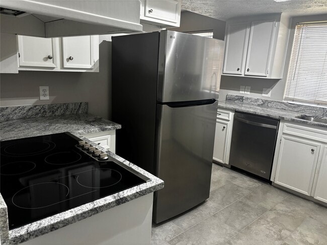 Photo - 2942 Jenny Dr