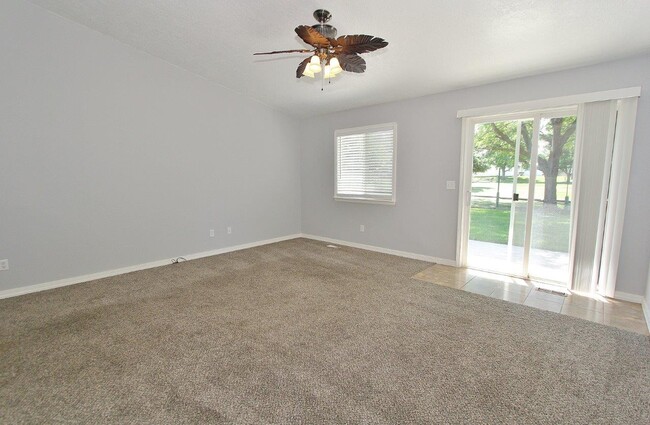 Photo - 2624 Manchester Dr