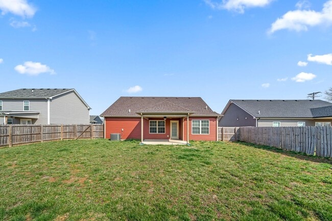 Photo - Beautiful Newer Home Close to Fort Campell and I24