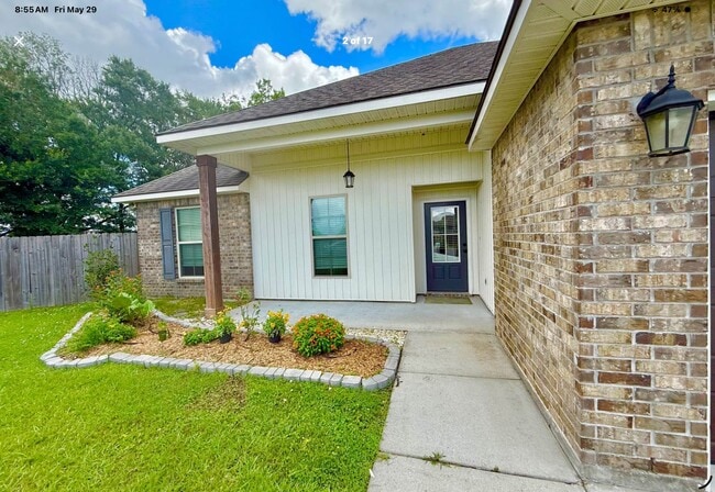 Photo - 315 Springsteen Ln