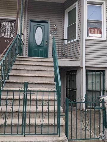 Building Photo - 219 Academy St Unit 2 Rental