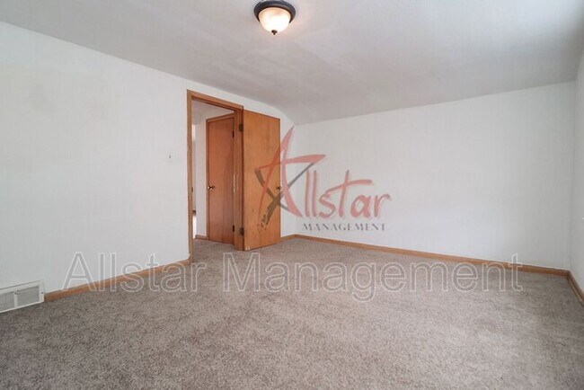 Photo - 4902 E 109th St Unit UP