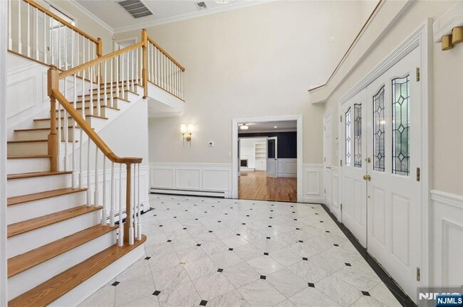 Photo - 2 W Saddle River Rd
