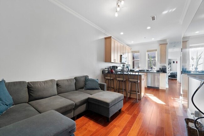 Photo - 46 N Bennet St Unit 5