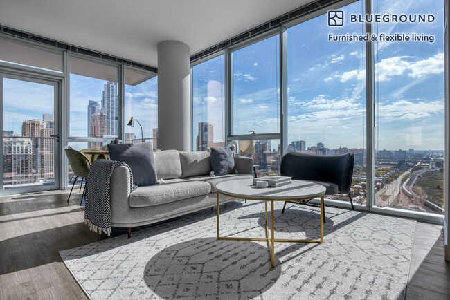 Building Photo - 1000 S Clark St Rental