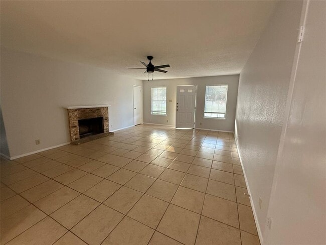 Photo - 502 Hedgewood Dr